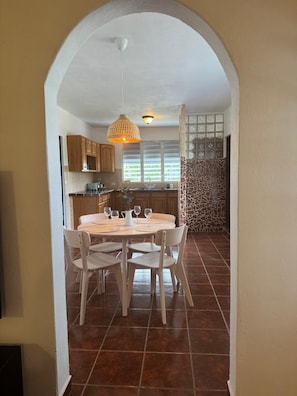 Dining - Casa Aurora - Family 3BR Near Ferry / AC, WiFi & Laundry (Vieques)