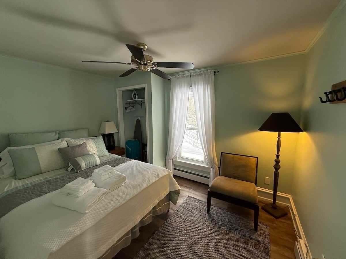 5 Schlafzimmer, Bügeleisen/Bügelbrett, WLAN, Bettwäsche