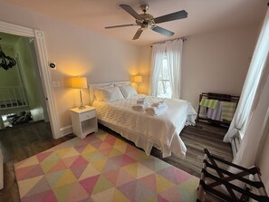 5 slaapkamers, een strijkplank/strijkijzer, wifi, beddengoed