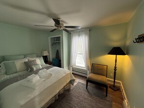 5 bedrooms, iron/ironing board, WiFi, bed sheets - Large 5BR Home Near Lake & Ski Resorts & On Snowmobile Trail - Sleeps a Crowd (Bemus Point)