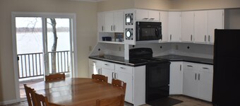 Beautiful 3-bedroom house on Maple Lake between Osakis and Long Praire.