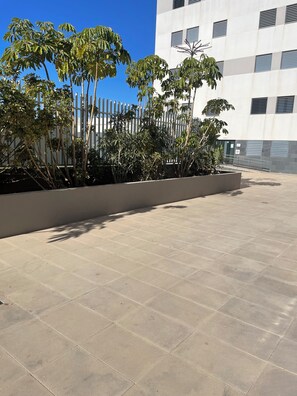 Property grounds - Albatross. Apartment with communal pool 600 meters from the sea (Roquetas de Mar)