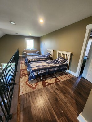 Interior - Quaint 2-bedroom house with balcony that serves as another bedroon. (Dadeville)