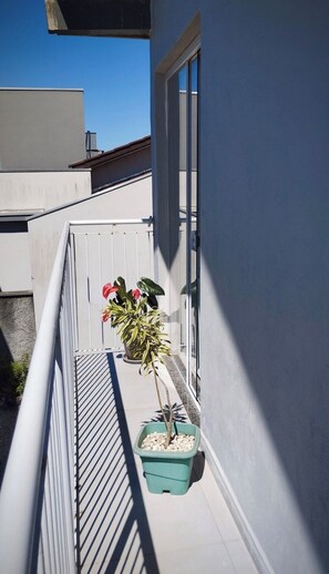 Exterior detail - Balcony of sun and tranquility (Barra Velha)