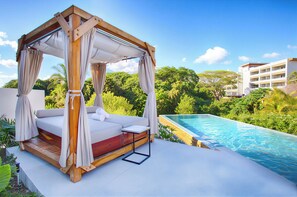 Pool - One-Bedroom Armony Suite – Ocean View (Bahia de Banderas)