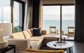 Living area - One-Bedroom Armony Suite – Ocean View (Bahia de Banderas)