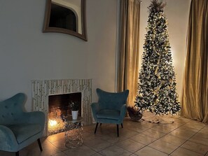 Interior - 3 bedroom/2.5 Bath Mardi Gras Gem 1 mile from the Parades (New Orleans)