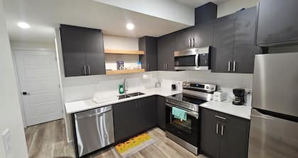 Comfortable Guest Suite at Kinglet Gardens