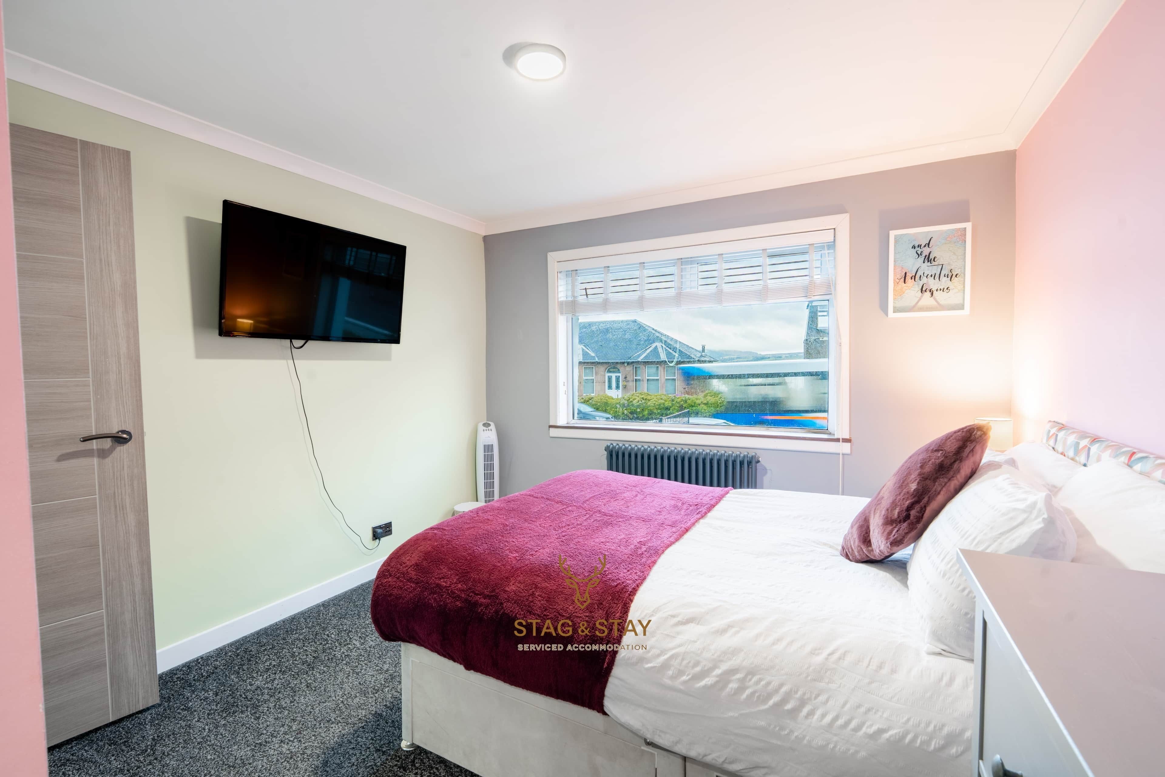 2 slaapkamers, een strijkplank/strijkijzer, wifi, beddengoed