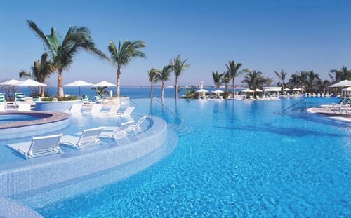 Pueblo Bonito Emerald Luxury Villas & Spa