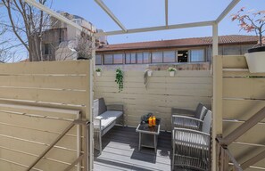 Property grounds - 1 BR Apartment in Beit Yisrael, Jerusalem (Jerusalem)