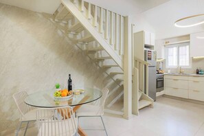 Dining - 1 BR Apartment in Beit Yisrael St Jerusalem Israel (Jerusalem)