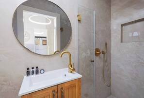 Hair dryer - 1 BR Apartment in Beit Yisrael St Jerusalem Israel (Jerusalem)
