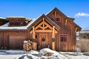 Exterior - *New!* Beautiful 4 Bedroom Big Sky Home w/ Hot Tub (Big Sky)