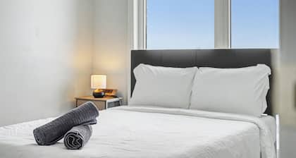 Luma Nest - 4 Beds, 3.5 Baths, 2 Park, Backyard