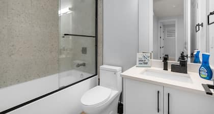 Minutes from Downtown | Spacious 1-Bed
