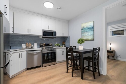 Minutes from Downtown | Spacious 1-Bed