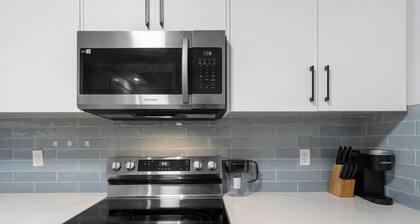 Minutes from Downtown | Spacious 1-Bed