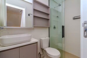 Comfort Apartment, City View | Bathroom - Vista Panorâmica- 2 Suítes- Praia Brava (Itajaí)