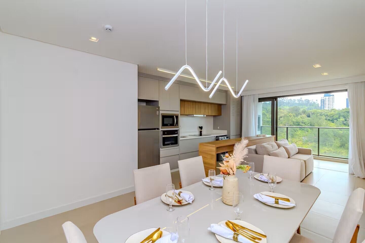 Comfort Apartment, City View | Dining