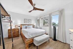 3 bedrooms, iron/ironing board, WiFi, bed sheets - Emerald Inlet at Pinnacle Port (Panama City Beach)