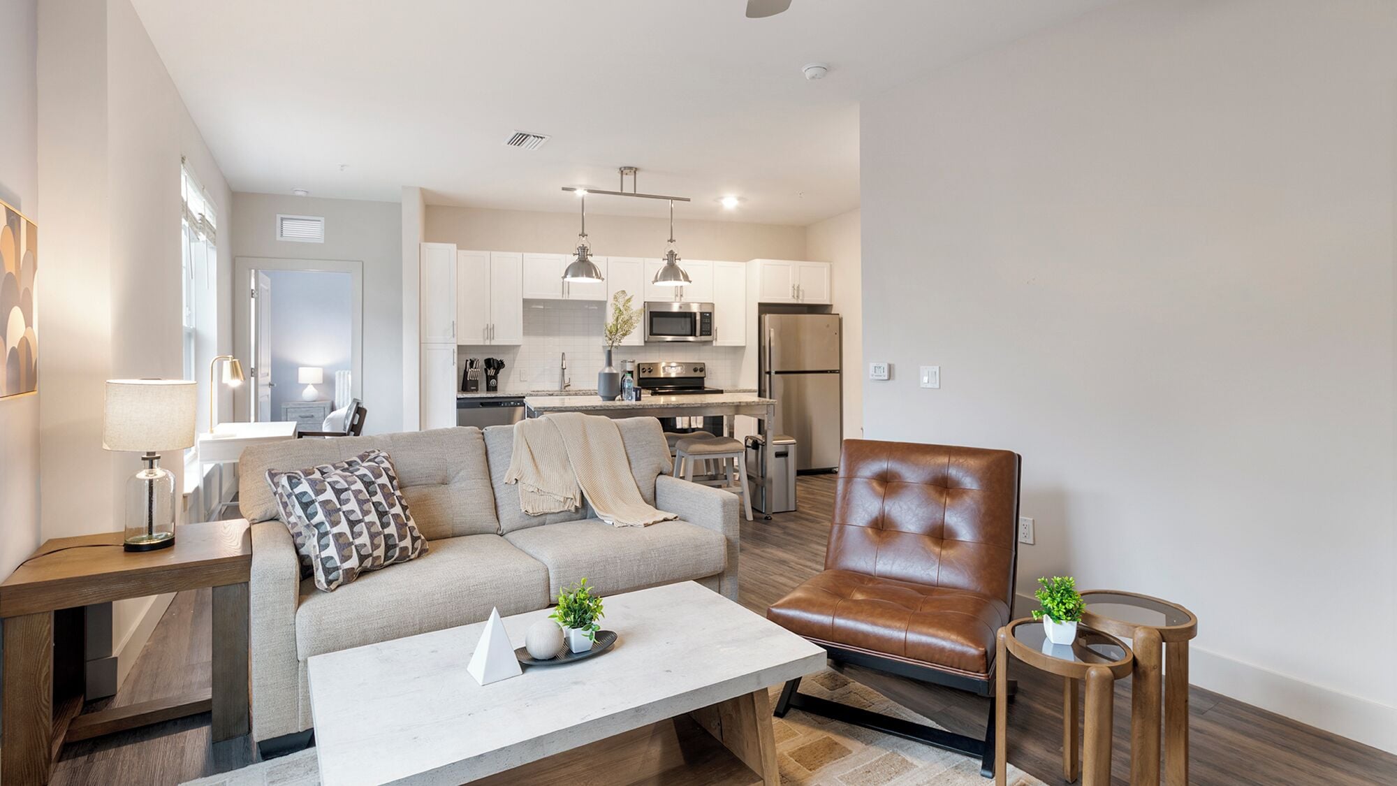 Apartamento (2 Bedrooms) | Área de estar | Smart TV 50 polegadas com canais digitais