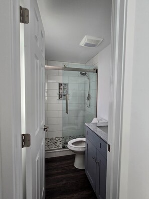 Shower, hair dryer, towels, soap - Rumsey Island! (Joppatowne)