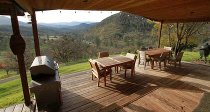 Private Ranch on 20 Acres with Stunning 360 Degree Views in Jacksonville