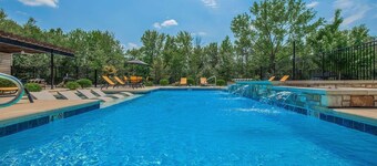 Landing Spectacular 1bd, Courtyard