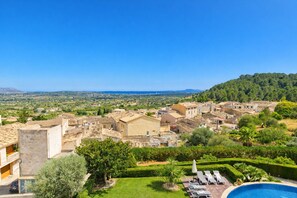 Outdoor pool - Villa Nobleza, private oasis with pool and gym just steps from downtown! (Selva)