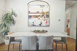 Dining - Beautifully remodeled - 2 Month Rental only.  4 bd, 3.5 bath.  Pool and hot tub. (Rancho Mirage)