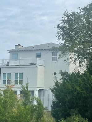 Exterior - Spacious 4-bedroom house in serene Tybee Islandw AC steps  to beach sunset views (Tybee Island)