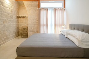 1 bedroom, iron/ironing board, free WiFi, bed sheets - [La Portulaca] Room Opuntia - Central Room (Molfetta)
