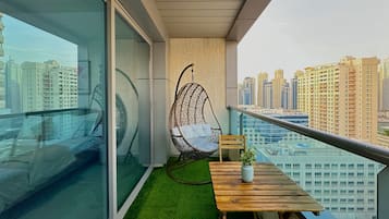 Apartment, 1 Bedroom, Non Smoking, City View | Outdoor dining