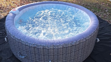 Utendørs boblebad