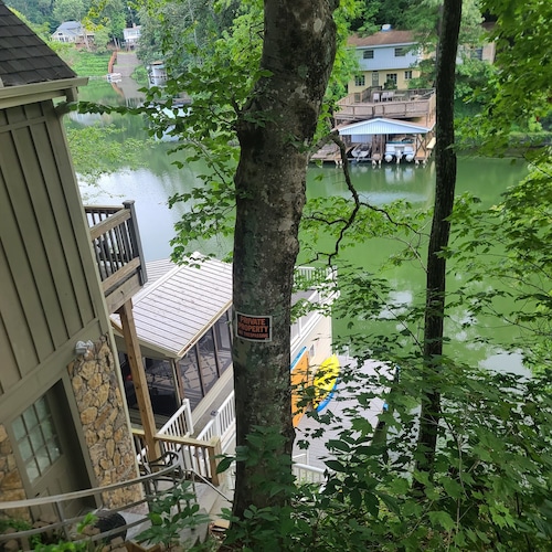 Fabulous 2-bedroom house with Boathouse and Screened Porch on charming Lake Lure