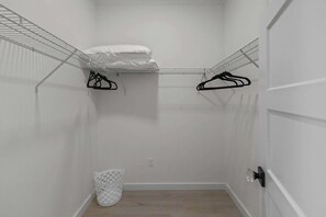 Interior - King Bed | EV Charger | 12 Guests | Modern (Durham)