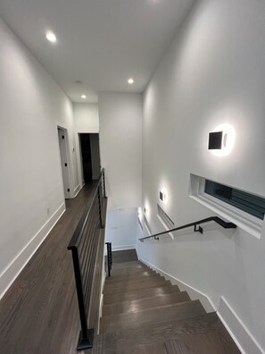 Interior - 3-bedroom house in adorable East Point with cool AC (East Point)
