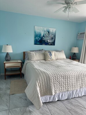 Room - Ocean View Beach access with pool 2 bed 2 bath condo close to Christiansted (Christiansted)