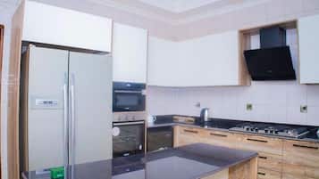 Superior-Apartment, Stadtblick | Eigene Küche | Mini-Kühlschrank, Mikrowelle, Ofen, Herdplatte