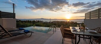 A V Luxury Apartments with Private Pools