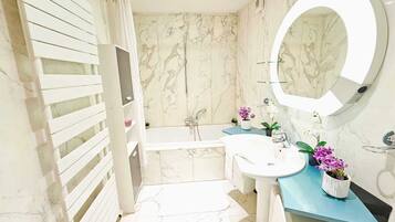 Apartment | Badezimmer