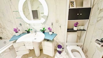 Apartment | Bathroom