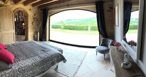 5 soverom, skrivebord, wi-fi (inkludert) og sengetøy