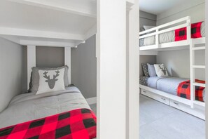 6 bedrooms, iron/ironing board, WiFi, bed sheets - Grand chalet bord de lac (Saint-Adolphe-d`Howard)