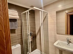 Apartment, City View | Bathroom | Bidet, towels