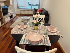 Apartment, City View | Dining