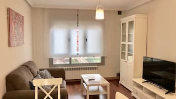 Apartamento económico, vistas a la ciudad | Zona de estar