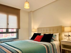 Soundproofing, iron/ironing board, free WiFi, wheelchair access - Apartamento Europa Prados - Atenea (Oviedo)