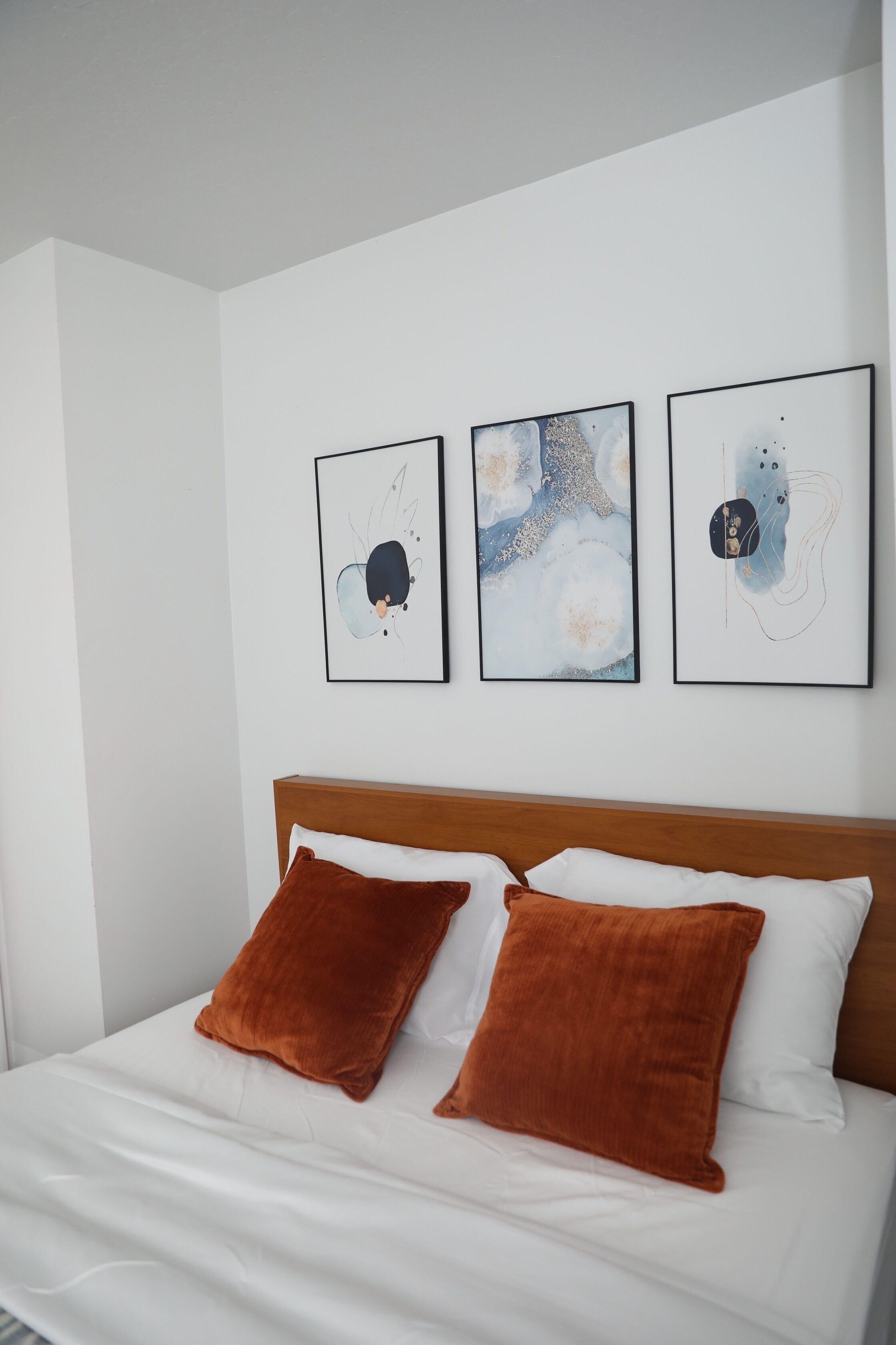 3 makuuhuonetta, silitysrauta/-lauta, ilmainen Wi-Fi, vuodevaatteet